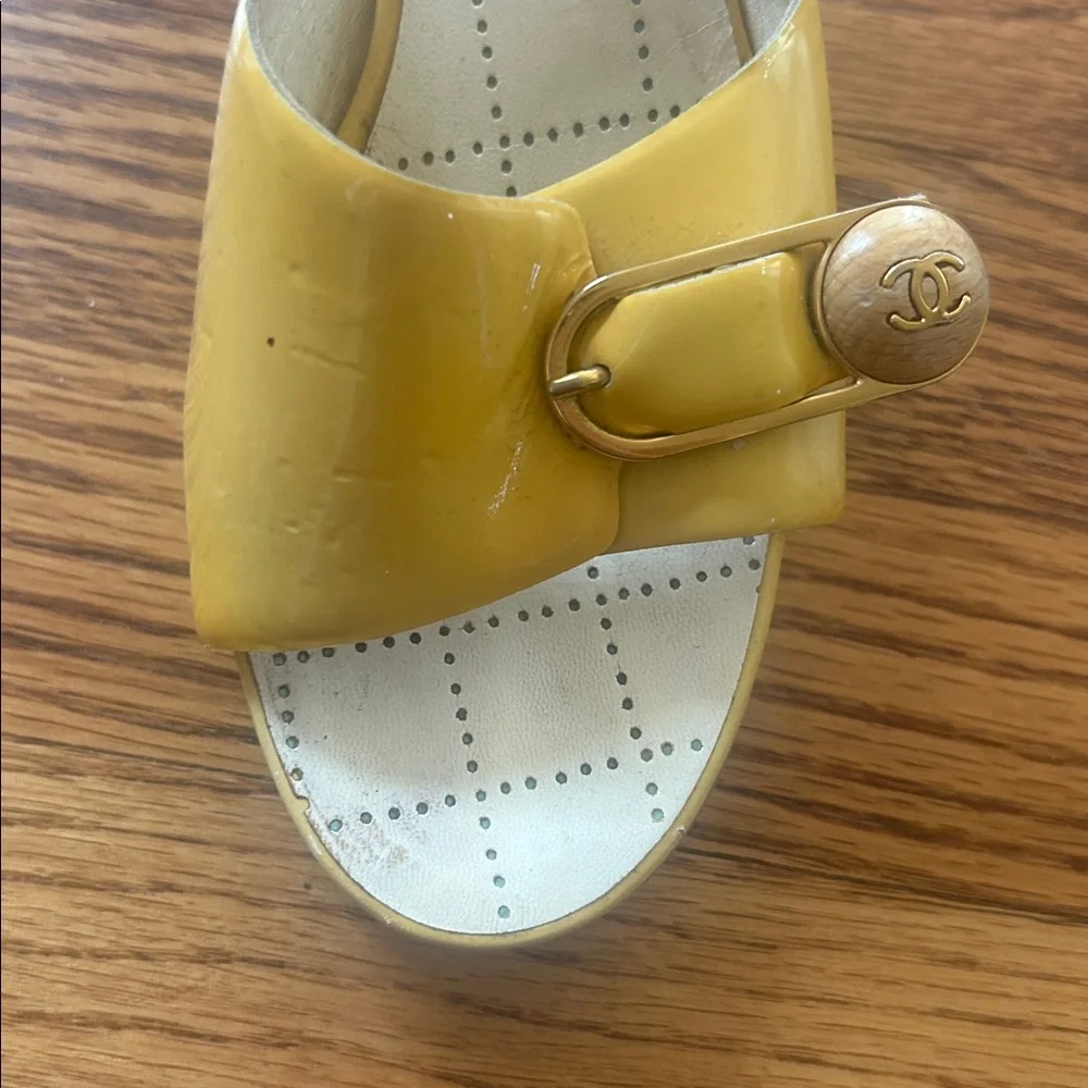 Authentic and Vintage Chanel Heels Size 37.5 - Picture 14 of 16